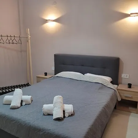 Friday's House Apartment *