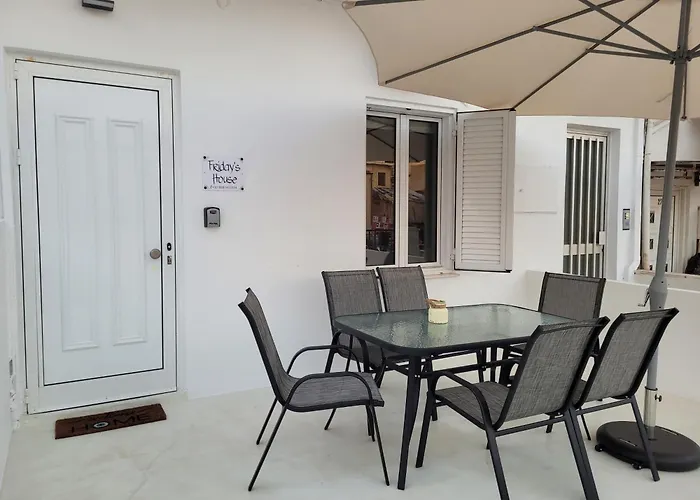 Friday's House Hriszí Aktí Haniá